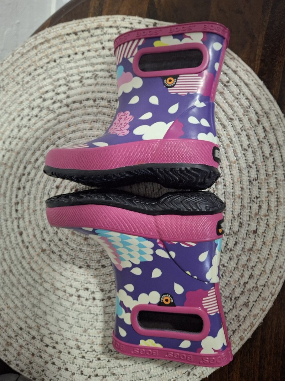 Bogs Kids Purple & Pink Patterned Rain Boots with Cloud Print Size 5. - Picture 6 of 11